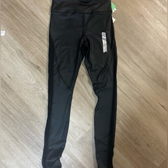 Forever 21 Athletics Leggings Black Mesh Panel Size Small - Picture 3 of 3
